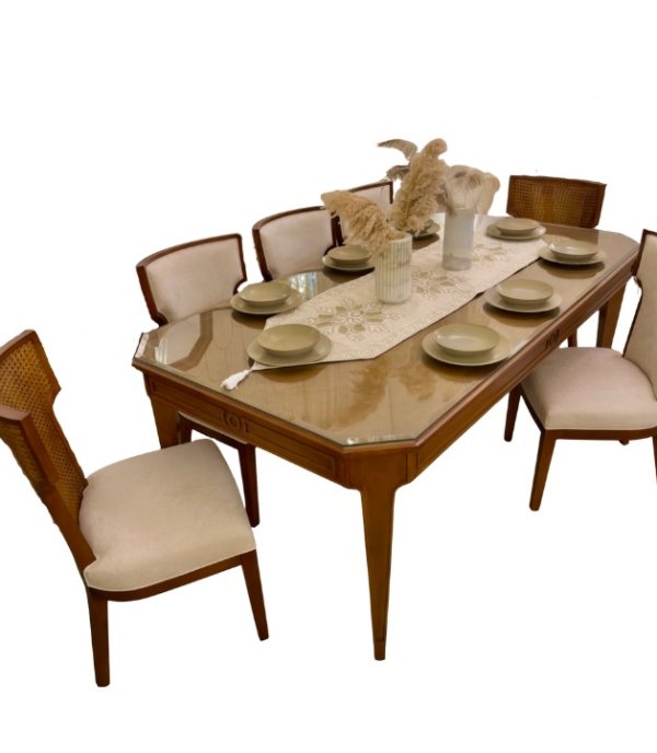 Alice dining table